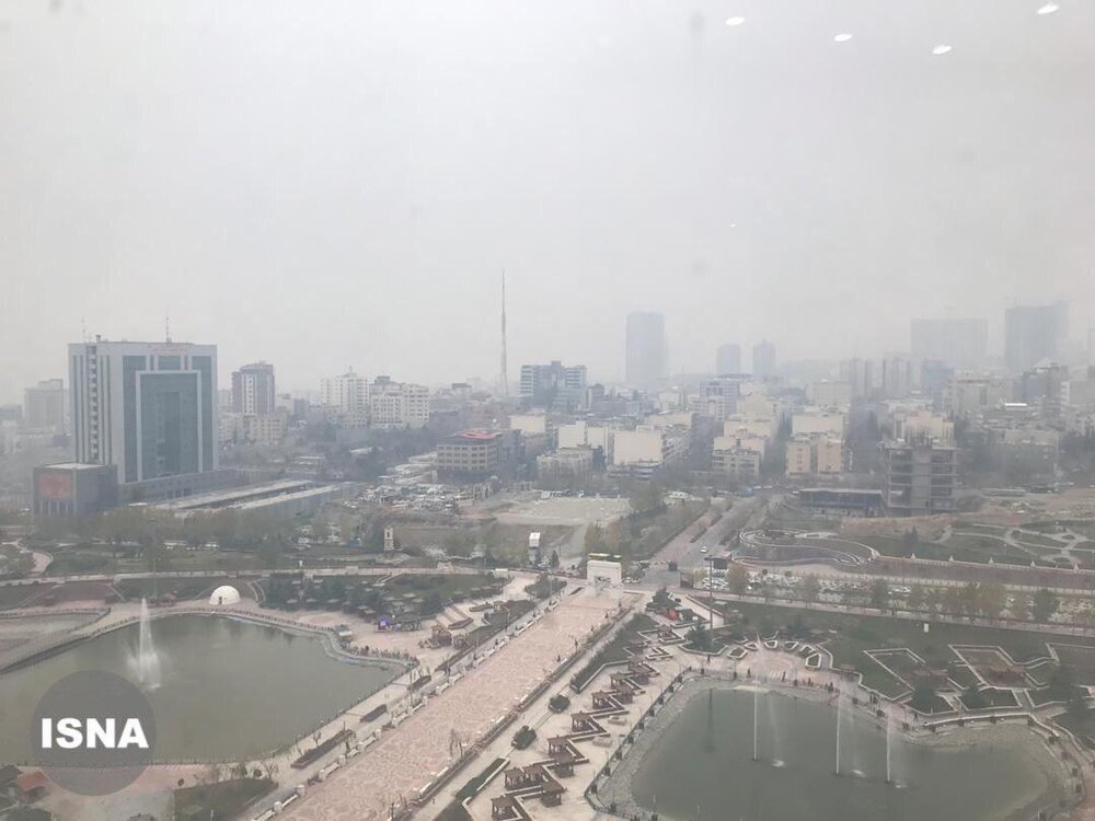 (عکس) آلودگی هوای تهران از نمای ساختمان استانداری (عکس) آلودگی هوای تهران از نمای ساختمان استانداری