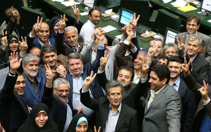 معمای ردصلاحیت ۹۰ نماینده مجلس