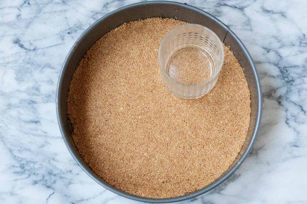 طرز تهیه چیز کیک یخچالی با طعم نسکافه طرز تهیه چیز کیک یخچالی با طعم نسکافه