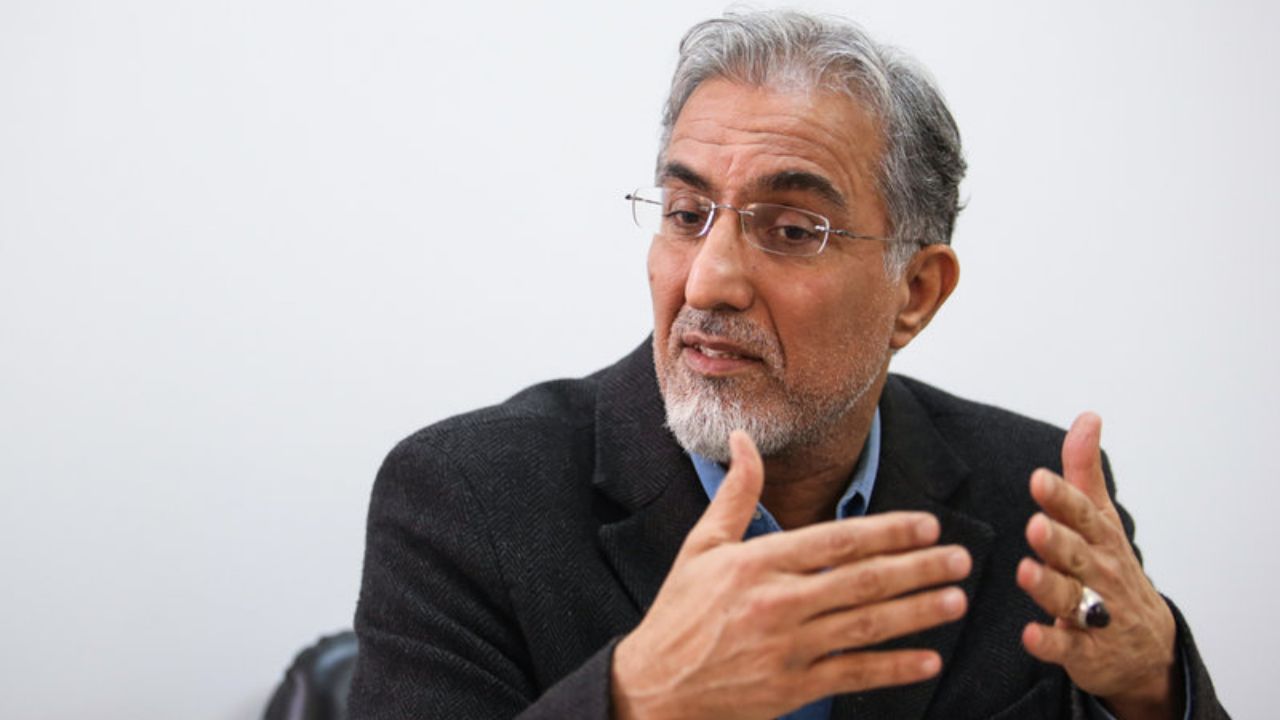 مافیای قدرت و ثروت به دنبال ارز ۳۰ و ۴۰ هزار تومانی است/ به نهادگرایان برچسب چب بود کمونیست بودن میزنند مافیای قدرت و ثروت به دنبال ارز ۳۰ و ۴۰ هزار تومانی است/ به نهادگرایان برچسب چب بود کمونیست بودن میزنند