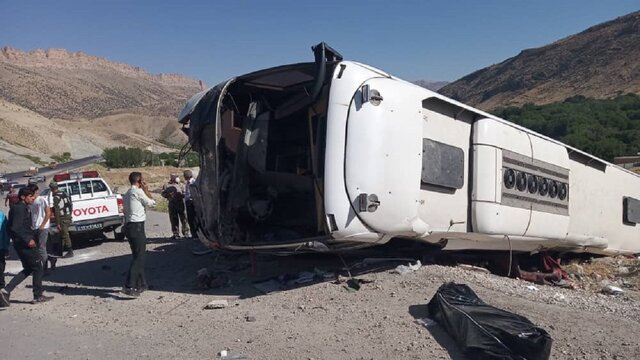 (عکس) مرگ تلخ پدر و مادر و ۲ فرزند در تصادف؛ سمند لِه شد! (عکس) مرگ تلخ پدر و مادر و ۲ فرزند در تصادف؛ سمند لِه شد!