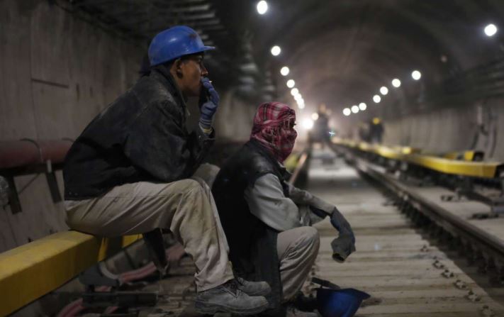 عدم افزایش ۲۰۰ هزار تومانی حق مسکن؛ تعلل دولت و کوچکتر شدن سفره کارگران عدم افزایش ۲۰۰ هزار تومانی حق مسکن؛ تعلل دولت و کوچکتر شدن سفره کارگران