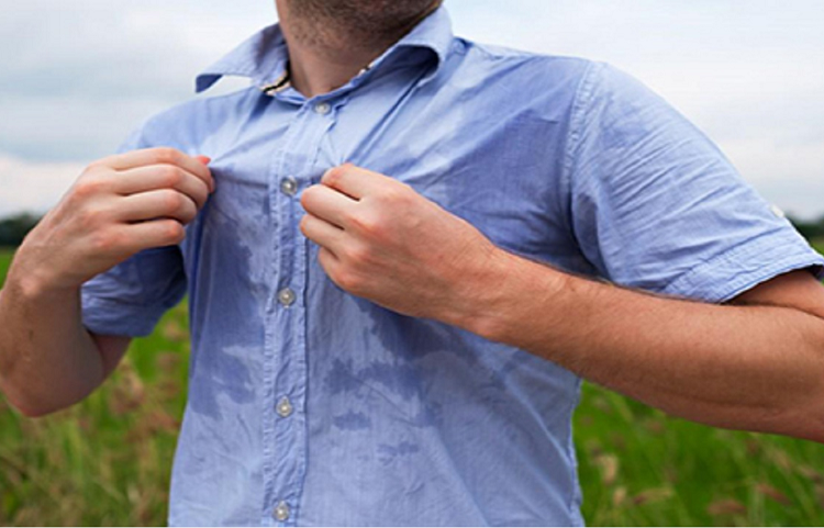 عرق کردن زیاد نشانه چیست و چگونه آن را برطرف کنیم؟