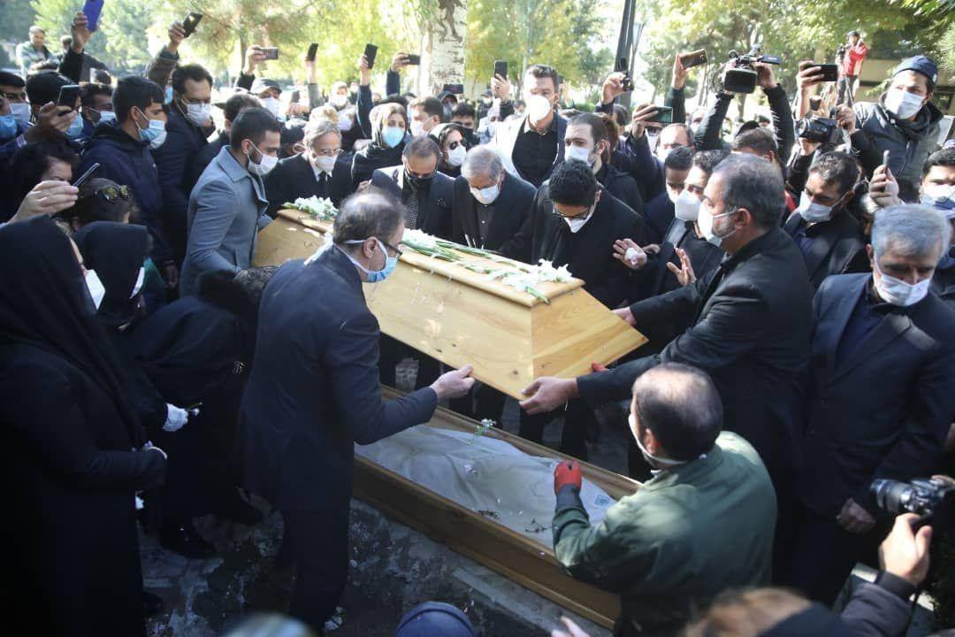 متن و حاشیه مراسم خاکسپاری استاد محمدرضا شجریان