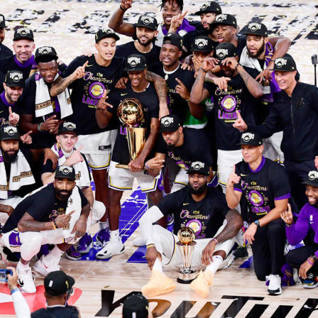 لیکرز بعد از ۱۰ سال قهرمان NBA شد