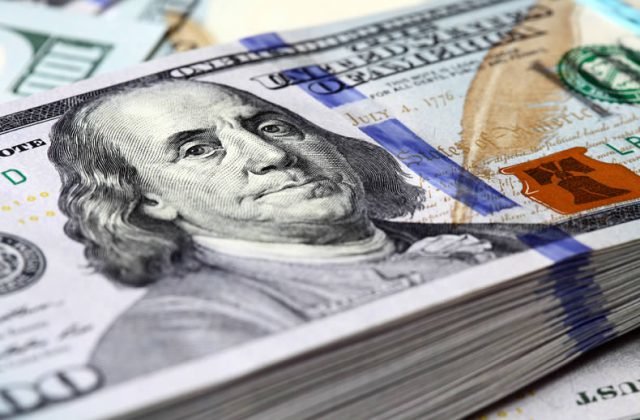 نرخ ارز، دلار، سکه، طلا و یورو در بازار امروز ۳۰ آبان ۹۹؛ بازار طلا تعطیل شد، قیمت طلا افت کرد