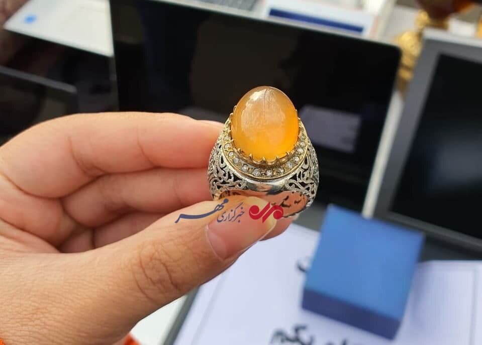 (تصویر) ماجرای پیدا شدن انگشتر رهبر انقلاب در خانه یک سارق