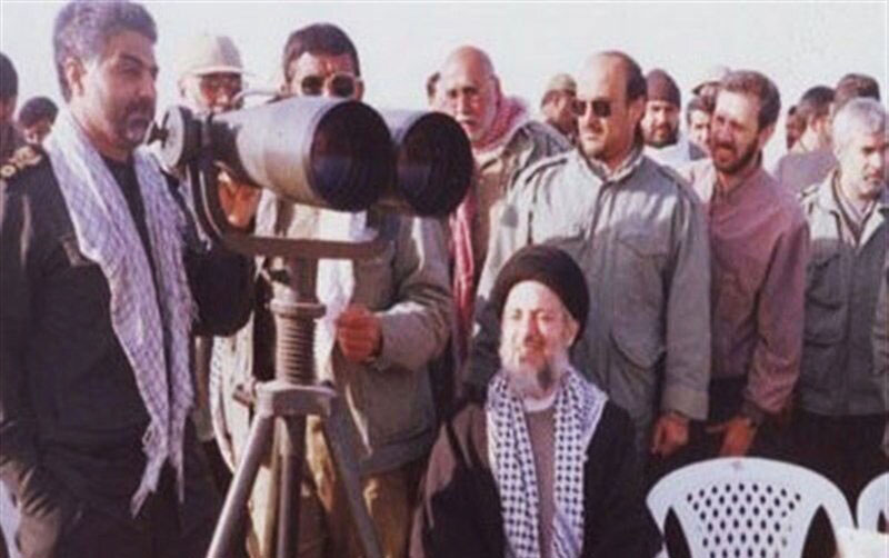 تصویری کمتر دیده شده از سردار سلیمانی در کنار شهید کیم