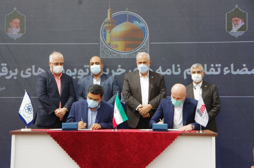 (تصاویر و ویدئو) رونمایی رسمی از نخستین اتوبوس برقی ساخت ایران با نام شتاب