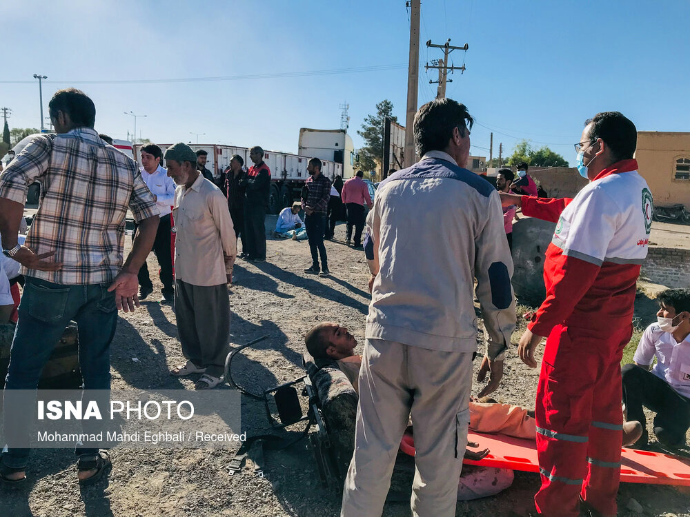 (تصاویر) واژگونی اتوبوس؛ پنج سرباز معلم جانباختند