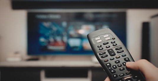 4 روش برای بهبود بخشیدن به صدای تلویزیون های خانگی