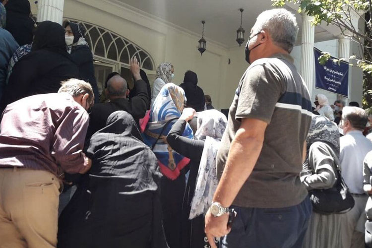 مقایسه‌ای دست اول از واکسیناسیون در تاکستان قزوین و بن آلمان