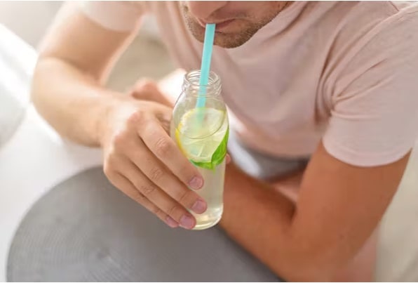 آب لیموترش چگونه بر بدن ما تاثیر می‌گذارد؟ /// ترجمه فرارو