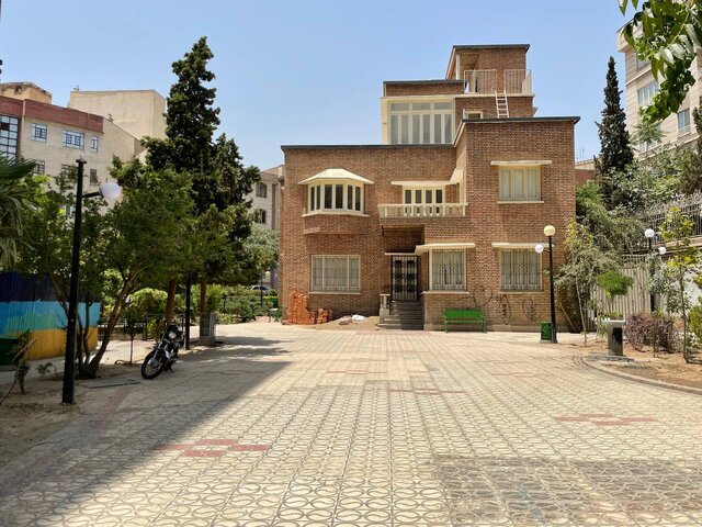 «خانه لرزاده»