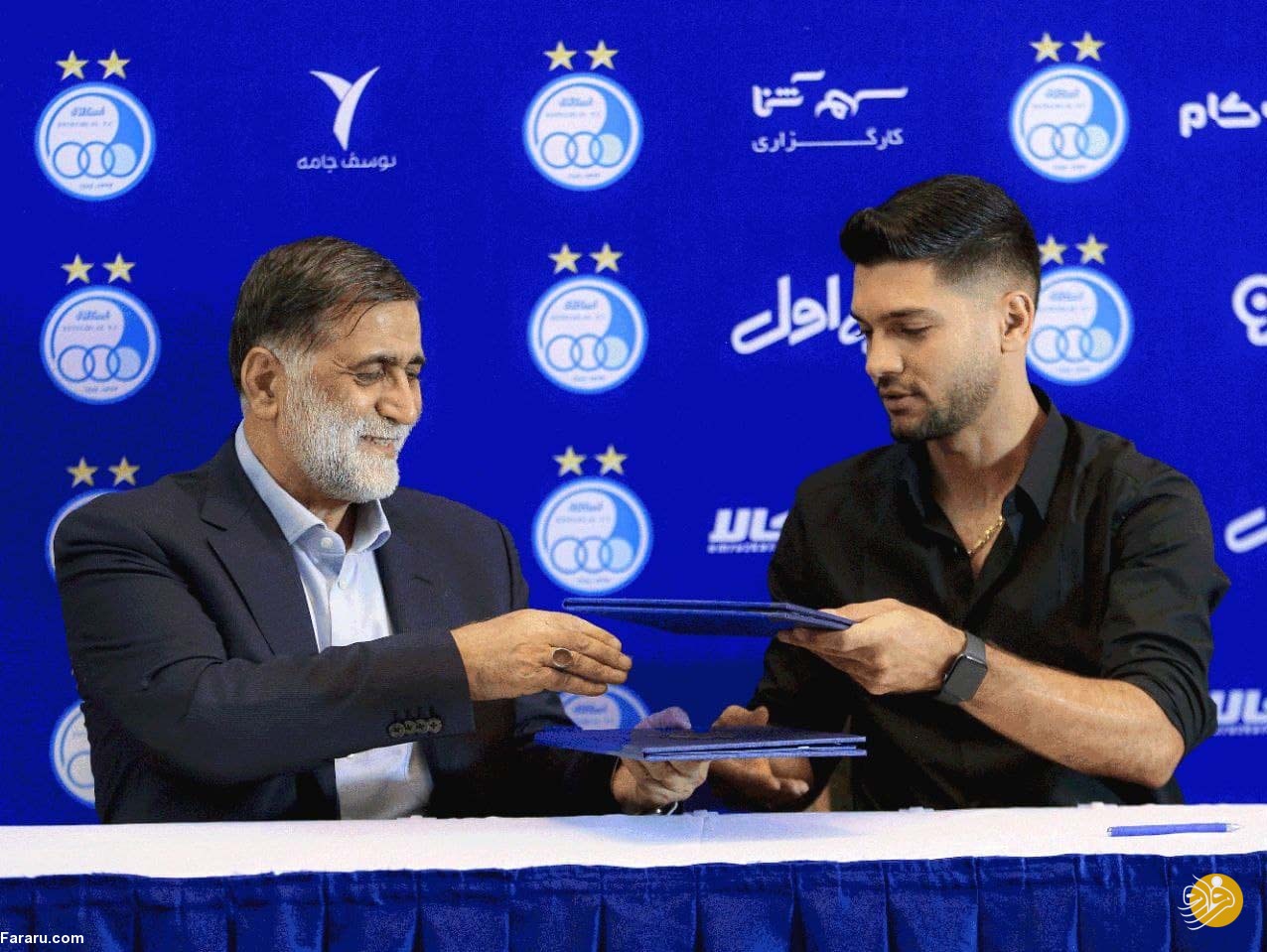 (عکس) امضای قرارداد مهدی مهدی‌پور با استقلال