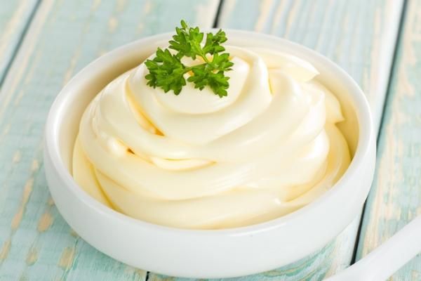 طرز تهیه سس مایونز خانگی بدون تخم مرغ سس مایونز