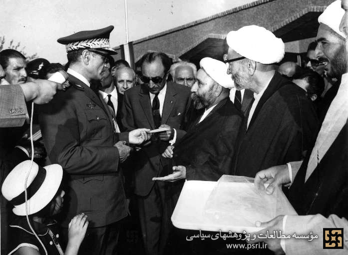 (تصاویر) استقبال قطب دروایش گنابادی از محمدرضا شاه