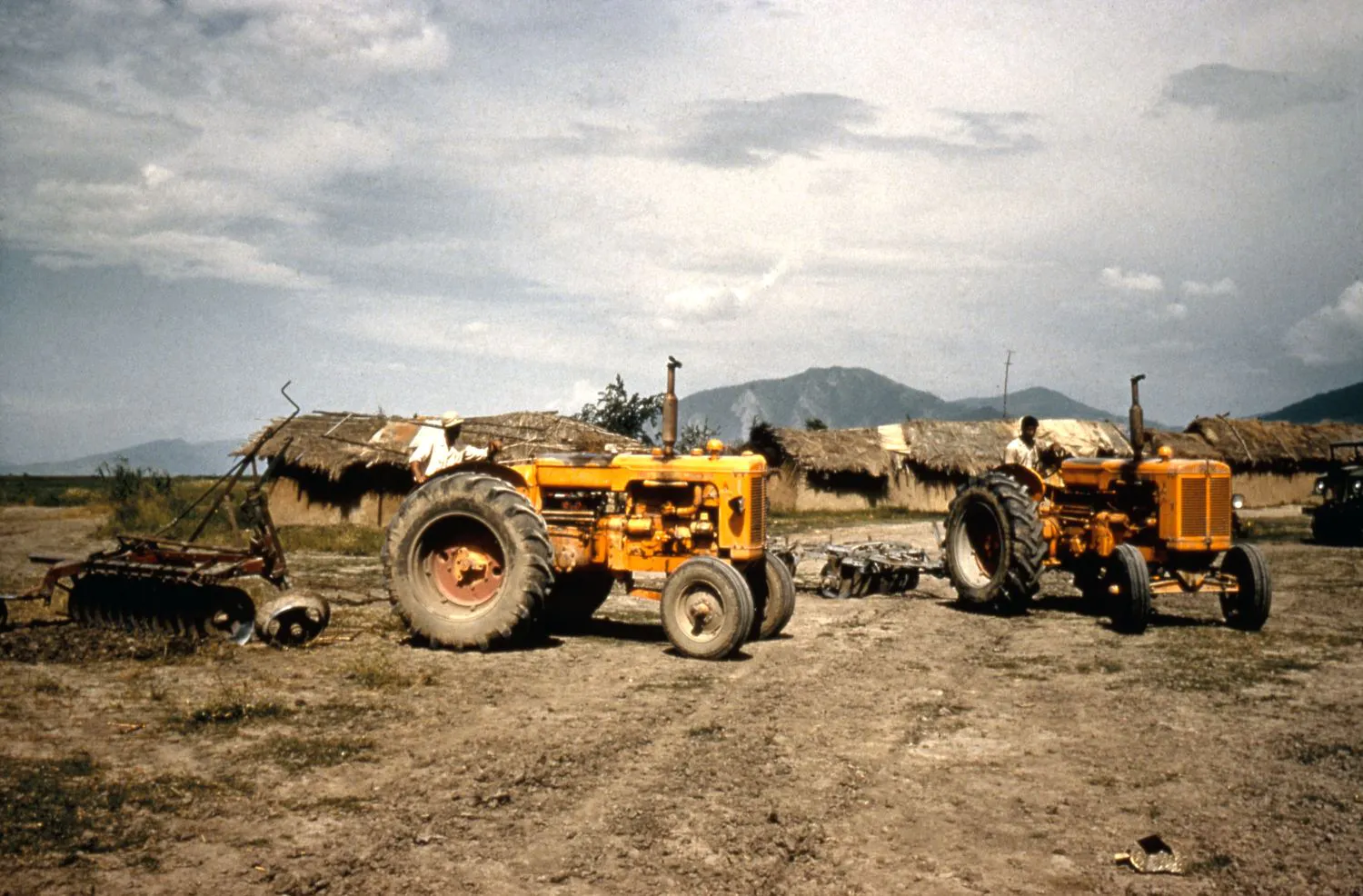 عکس‌هایی از ایران در دهه‌های سی و چهل شمسی