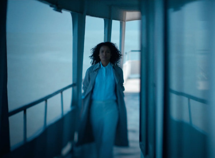 سریال «سطح»؛ زنی به دنبال راز خودکشی خودش