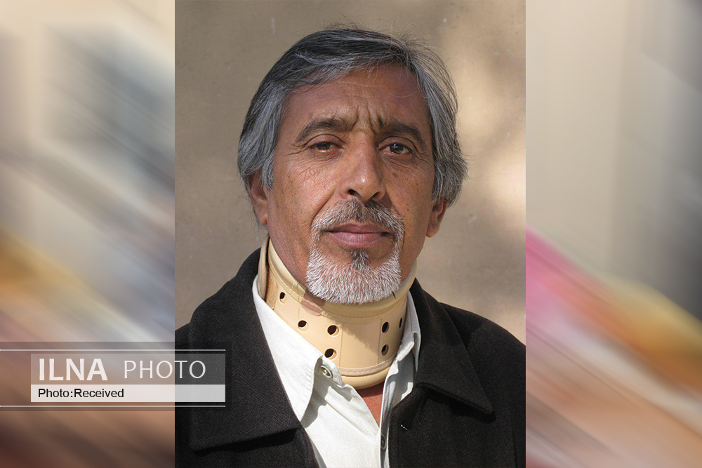«قطعات تخت‌جمشید را می‌شکستند و می‌بردند»