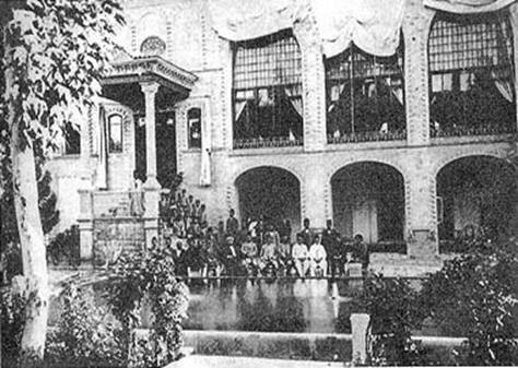 صاحب این خانه
