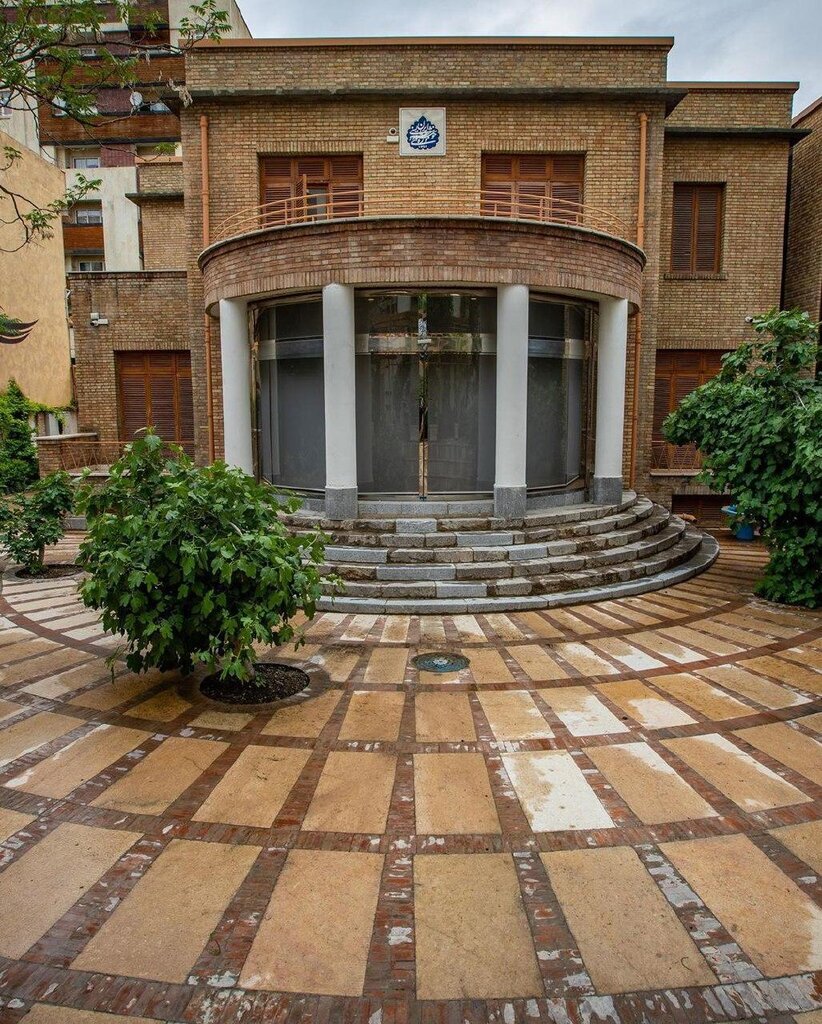 سیاسی‌ترین خیابان تهران