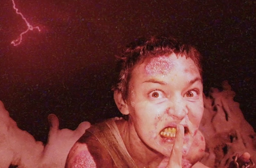 فیلم «وی/اچ/اس/۹۹»