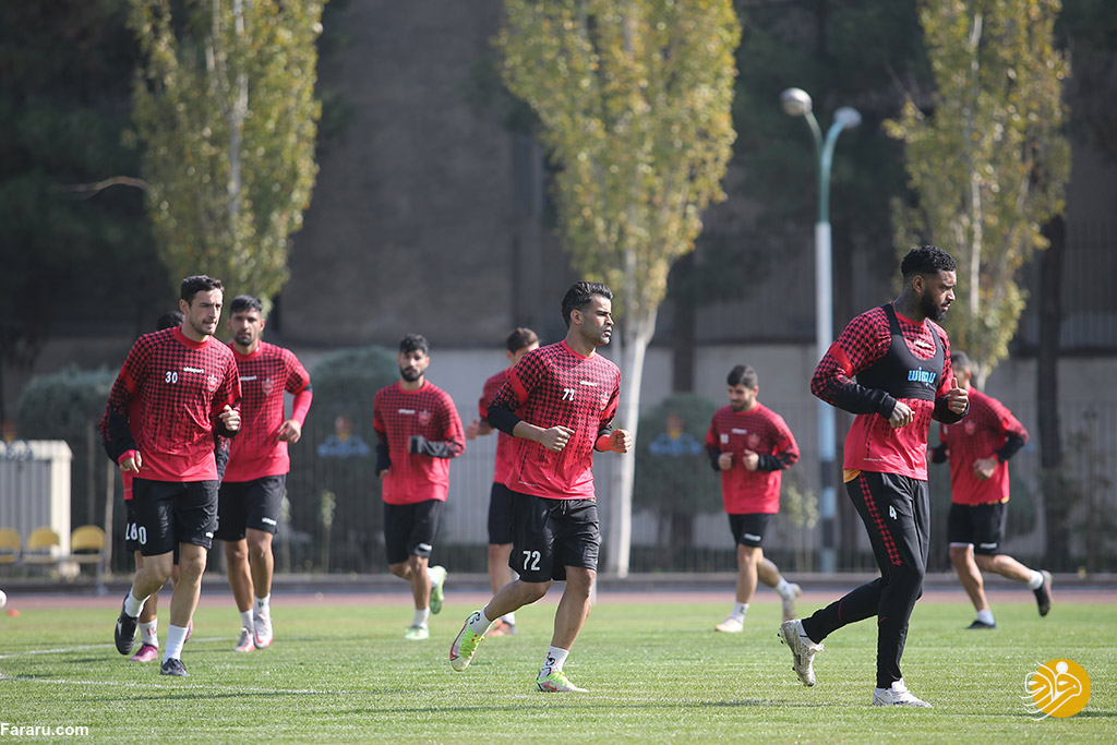 (تصاویر) کمبود نفرات و تمرینات اختصاصی مهاجم پرسپولیس
