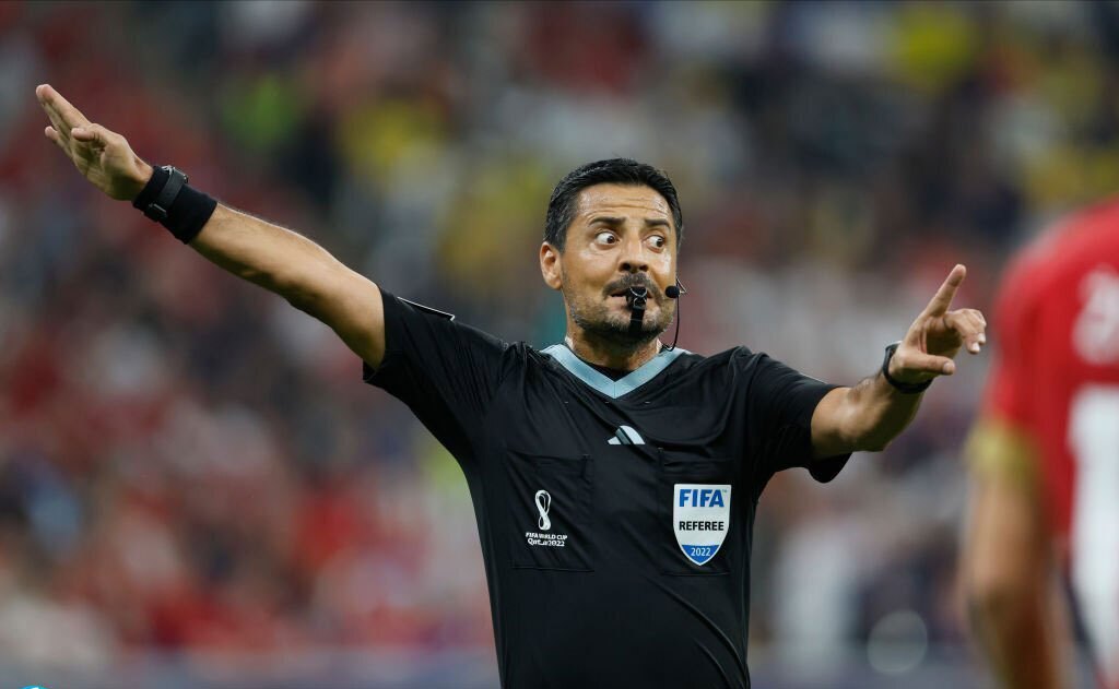 (تصویر) علیرضا فغانی و تیم داوری ایرانی در بازی برزیل و صربستان