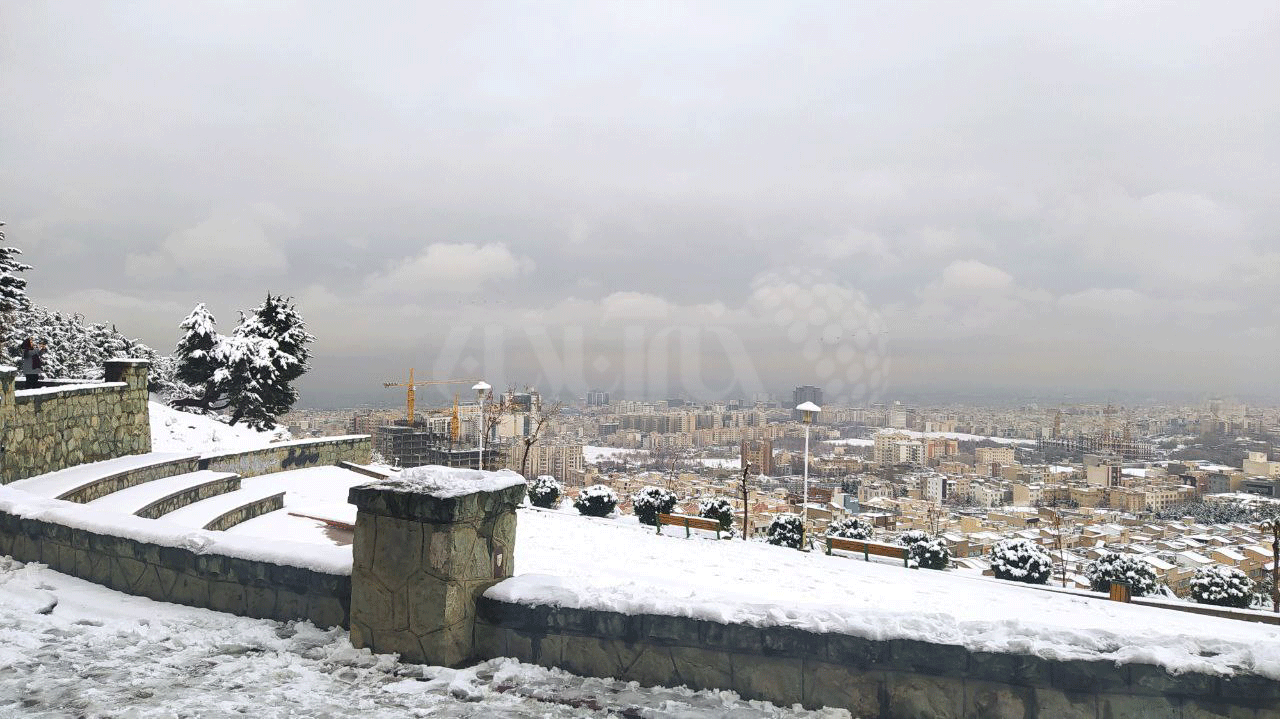 (عکس) پارک پرواز تهران در برف فرو رفت