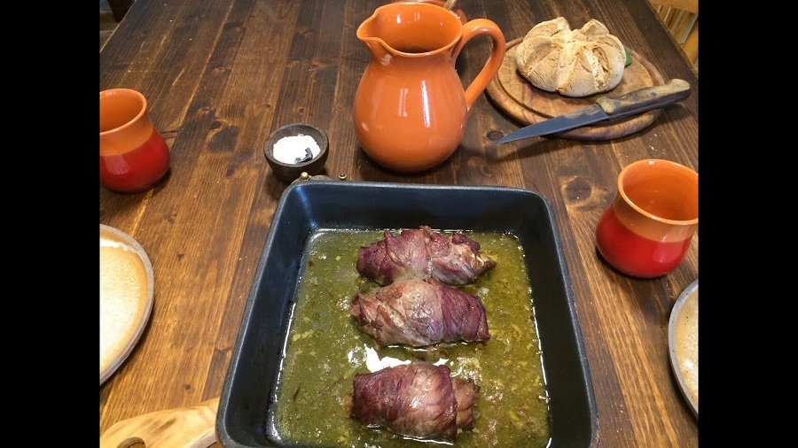 تهوع‌آورترین غذا‌های باستانی؛ از رحِم خوک تا خونِ ماهی!