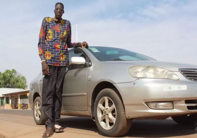 (تصاویر) مرد غول‌پیکر غنایی و بلندترین انسان دنیا