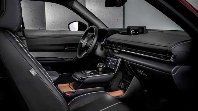 (تصاویر) مزدا ام اکس-۳۰ اسکای اکتیو آر-ئی وی؛ فناوری جالب و مفید ژاپنی برای رانندگی با خیال راحت!