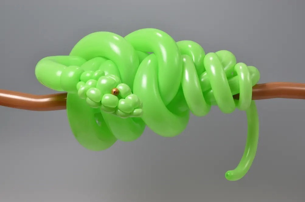 (تصاویر) هنرمندی ژاپنی که مجسمه حیوانات را به شکل بادکنک می‌سازد!