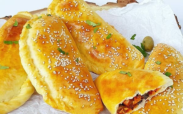 طرز تهیه پیراشکی مرغ حرفه ای و خوشمزه با خمیر جادویی