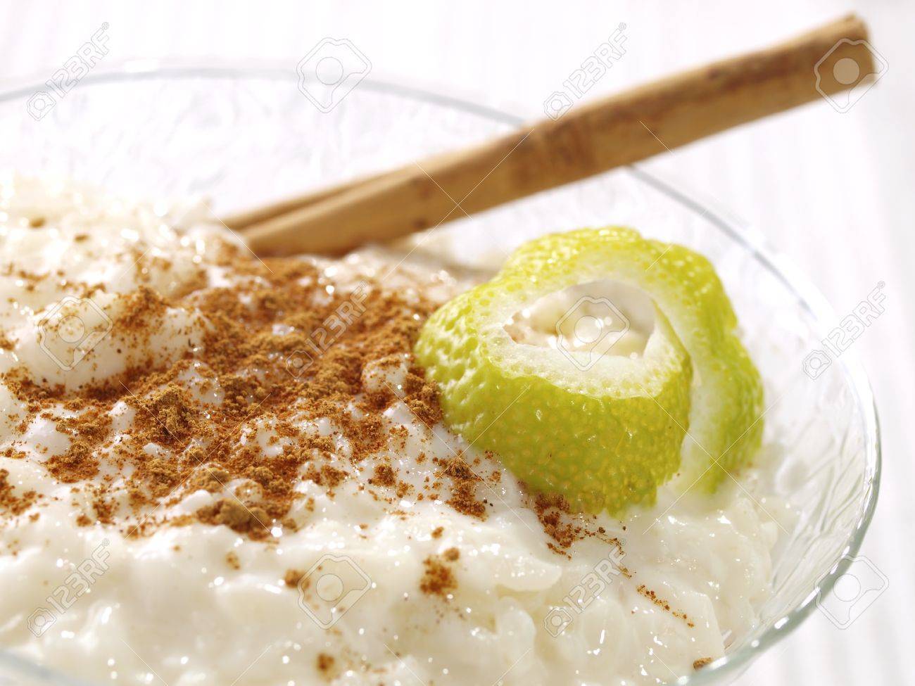 با ۱۰ دسر عربی ساده و خوشمزه برای ماه رمضان آشنا شوید
