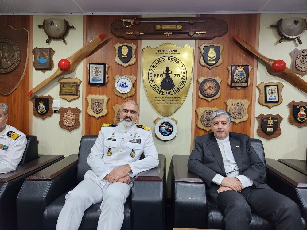 (تصویر) پهلو گرفتن ناوگروه نیروی دریایی ارتش ایران در بندر «کیپ تاون» آفریقای جنوبی//