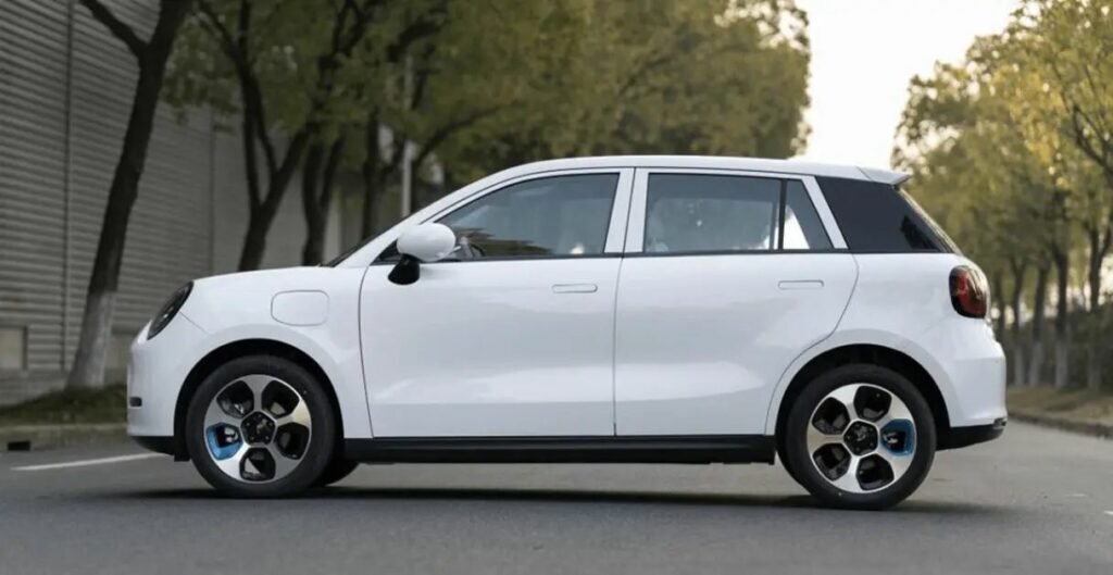 ۷۰۰ میلیون تومان برای این خودرو نقلی چینی!