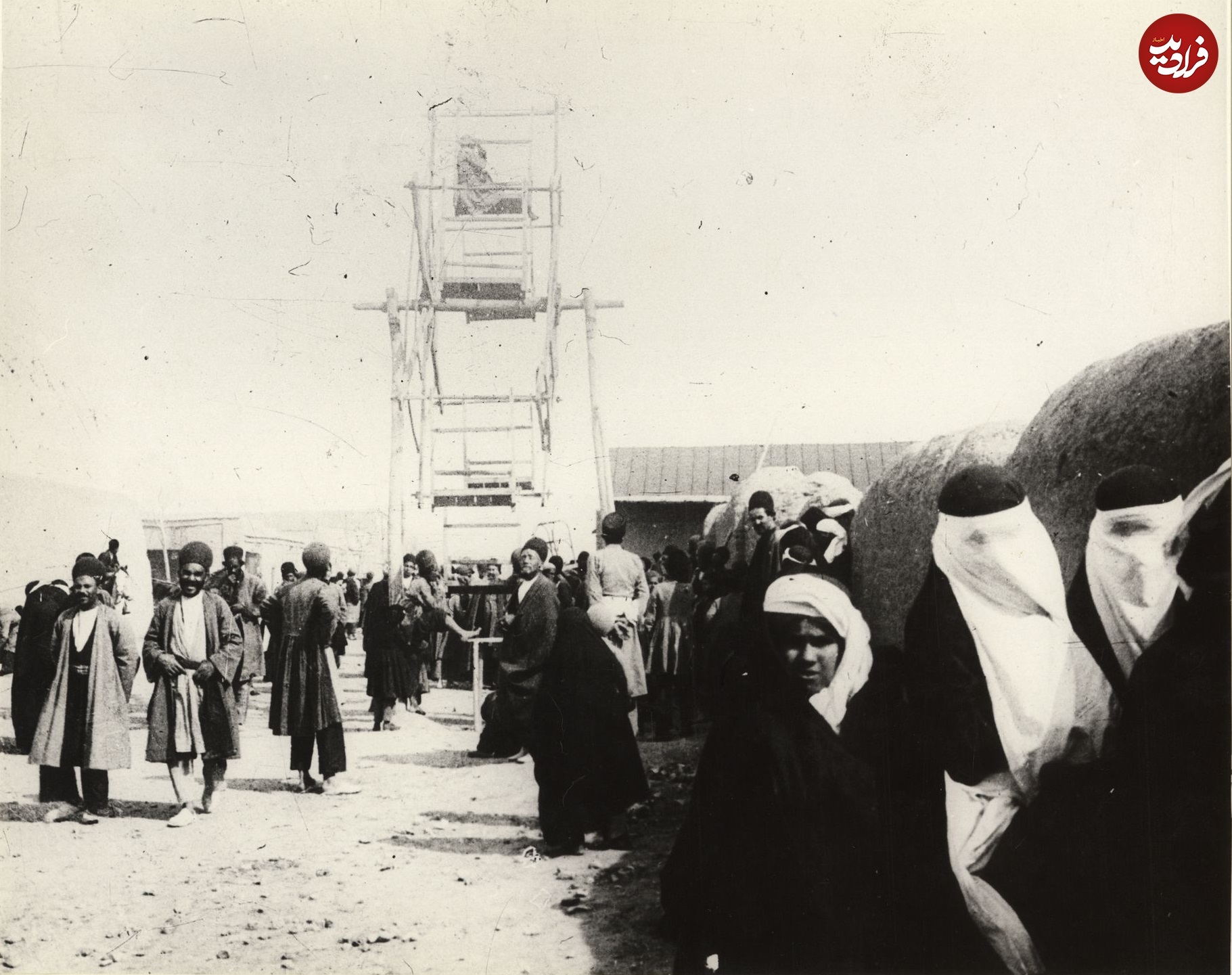 قدیمی‌ترین عکس از «چرخ و فلک» در ایران؛ ۱۱۷ سال قبل
