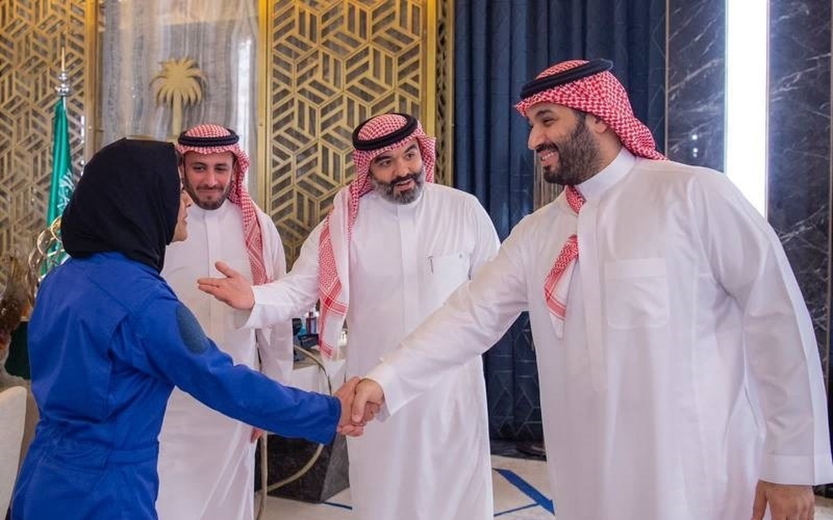 (تصاویر) دیدار فضانوردان سعودی با ولیعهد عربستان