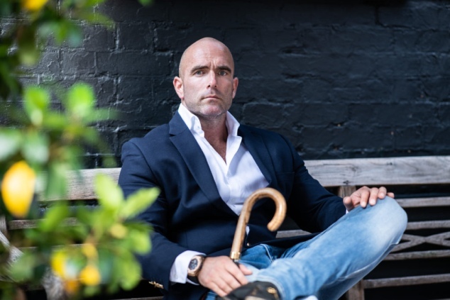 بادیگارد مشهور تیلور سوئیفت و خواهران حدید که پایش به دنیای مد و سینما باز شد