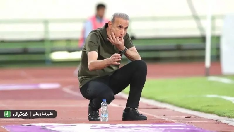 (عکس) تصویری جالب از سوت زدن یحیی گل‌محمدی در ورزشگاه آزادی