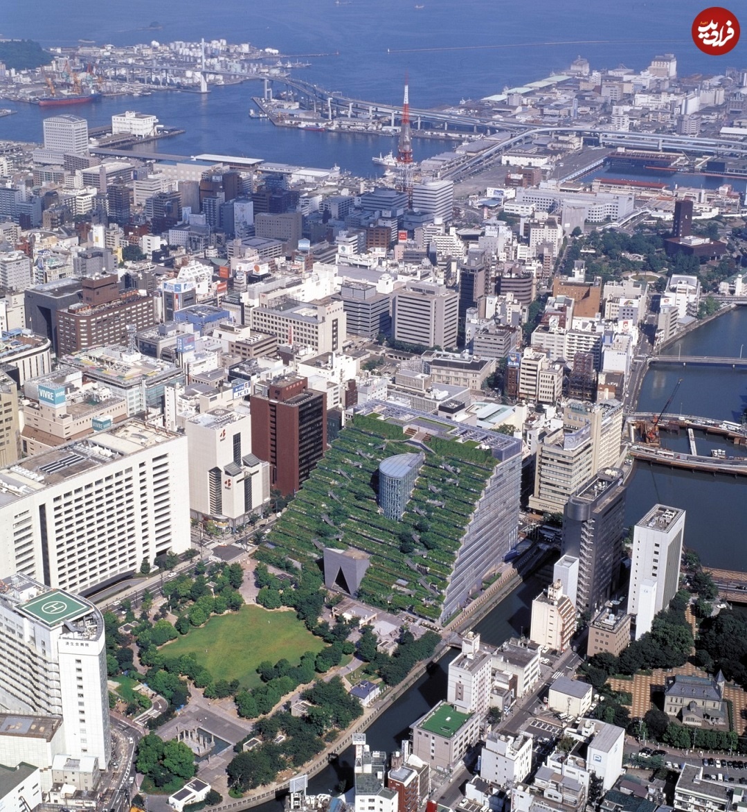 ساختمان مدرن ژاپنی که شبیه یک تپۀ جنگلی است!