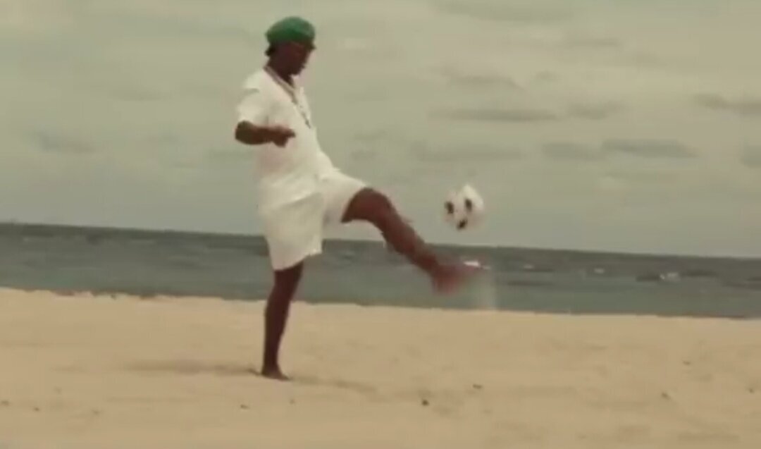 شاعر فوتبال در کلیپ رپر معروف