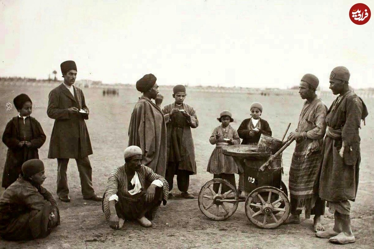 ۳ عکس دیده نشده تاریخی از فروشندگان دوره گرد؛ ۱۱۵ سال قبل