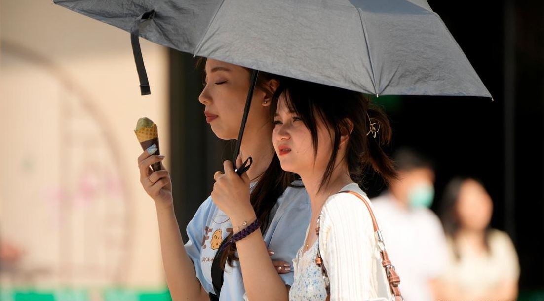 بررسی واقعیتِ ۴ ادعا در مورد کرم ضد آفتاب/ خوانده شد