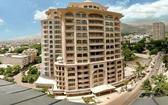 اکبر طبری در این برج لوکس زندگی می‌کند؟