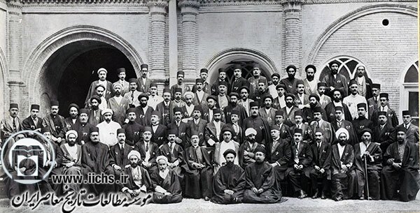 مواجه مخالفان و موافقان «لغو قاجار و نصب پهلوی»