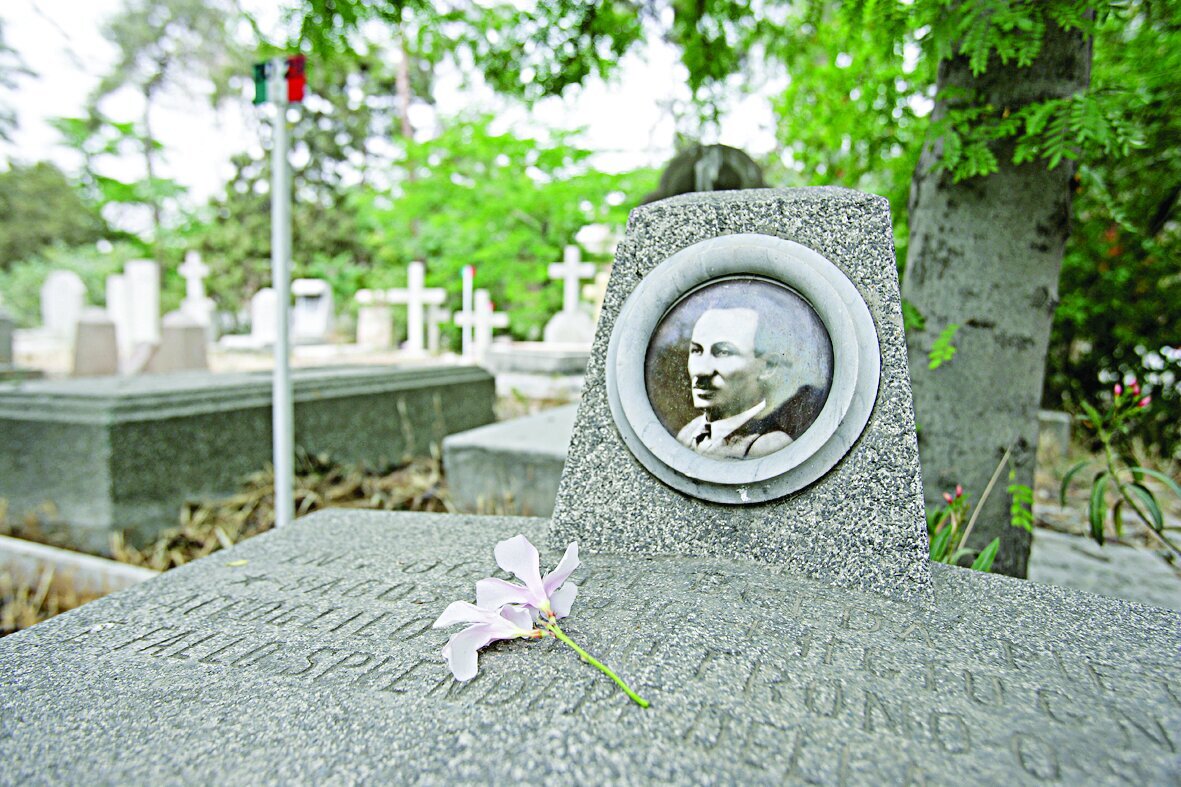 نوه چرچیل، پزشک دربار قاجار و معمار راه‌آهن تهران در ایستگاه آخر/ سفر به دنیای پشت دیوار‌ها