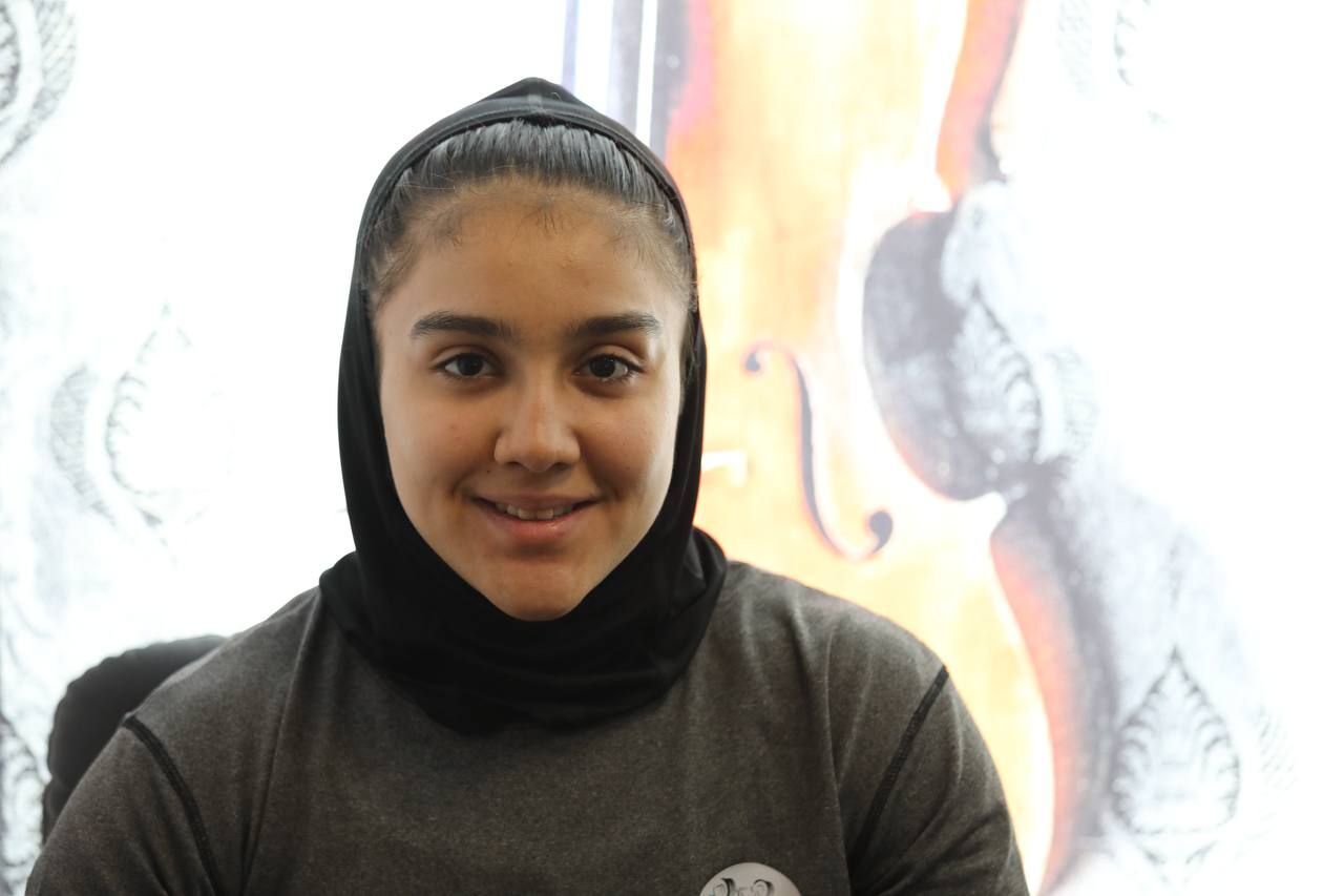 اولین حضور همزمان خواهران دوقلوی وزنه بردار در آسیا